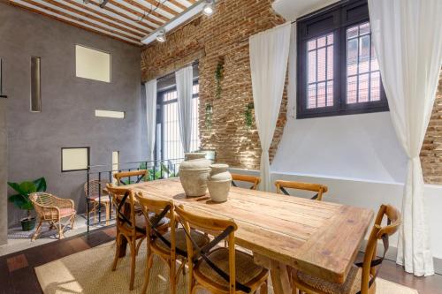 Historic Loft for 7 in Heart of Madrid