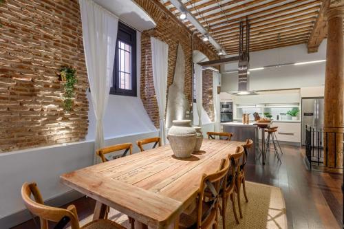 Historic Loft for 7 in Heart of Madrid