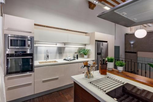 Historic Loft for 7 in Heart of Madrid