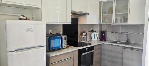 Apartment with pool near the city center