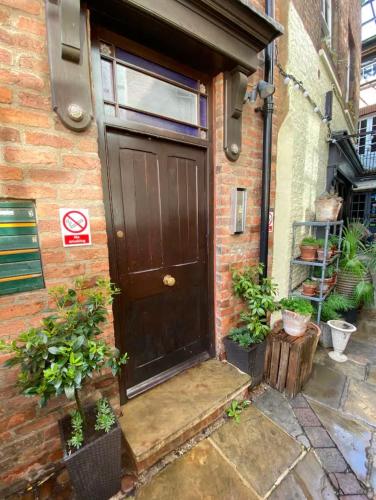 York's Grape Lane Apartments - Middle Floor photo 9