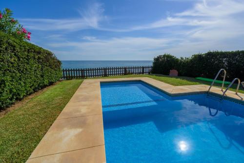 Beachfront 3BR with Direct Beach Access Marbella East