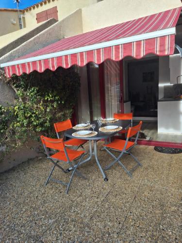 LES ESTIVALES Proche plage et port 4 pers Grande terrasse clim 2 chambres