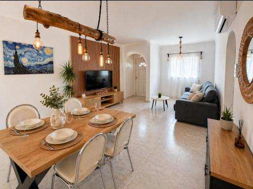 Oasis Parque Ground Floor Apartment with Pools, Jacuzzi & Tennis Portimao