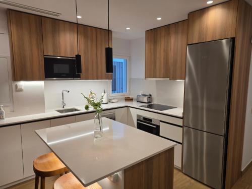 Brand New Marbella Apartment 2 Bedrooms 4 Guests Beach 2 min Old Town 5 min