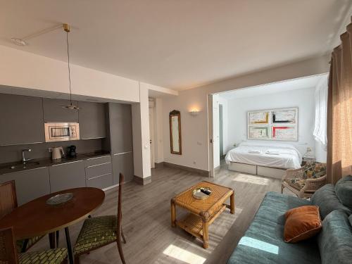 Teatinos 30