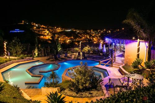Πισίνα στο ή κοντά στο Vila Chico