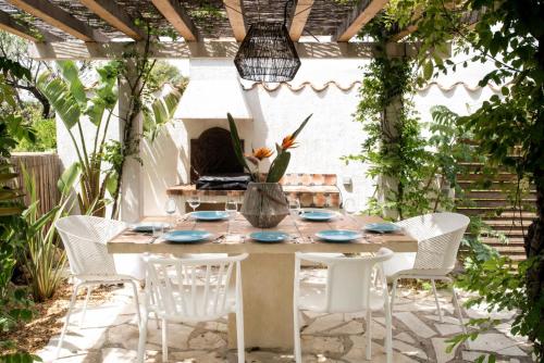 VACATELLA - LA VILLA NONNA, Rez de jardin de 90m2 d'une villa avec terrasse privative de 50m2 et aperçu mer