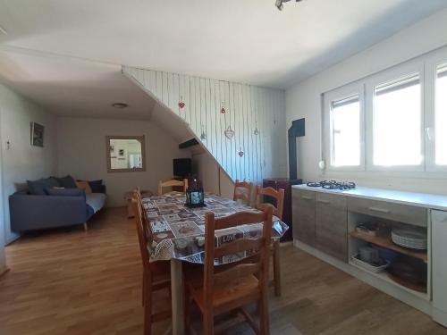 Appartement 6 personnes proche La Bresse avec vue montagne