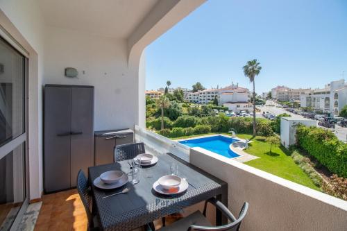 Cozy 1-Bedroom Apartment, Pool, Central Albufeira