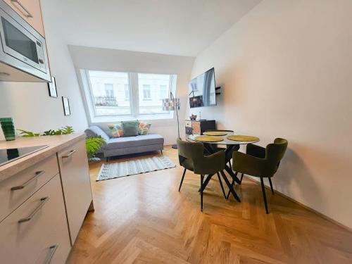 Central & Modern in Trendy Area l HG22