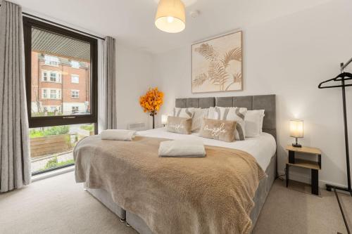 Stylish Modern 2Bed Apartment - Free Parking&Gym photo 3