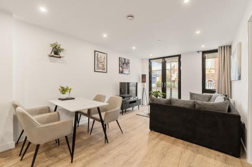 Stylish Modern 2Bed Apartment - Free Parking&Gym photo 6