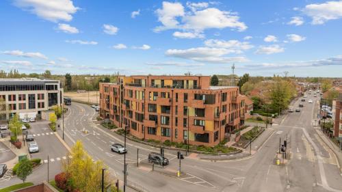 Stylish Modern 2Bed Apartment - Free Parking&Gym photo 7