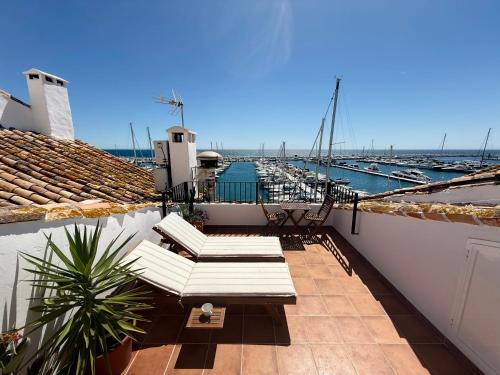 First line in Puerto Banus (Primera linea)