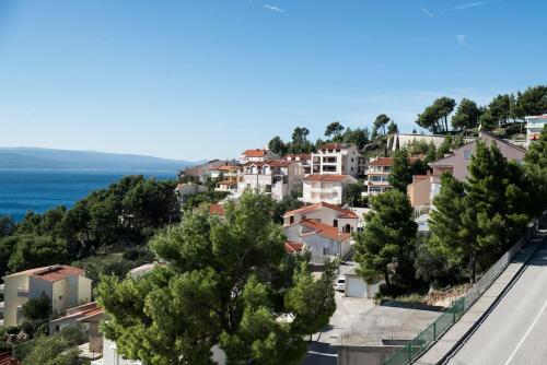 Spectacular sea views, garage, bike storage