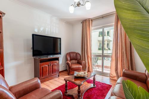 Onyx Scape Beach Apartment near Funchal & Airport