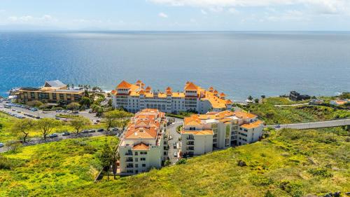 Onyx Scape Beach Apartment near Funchal & Airport