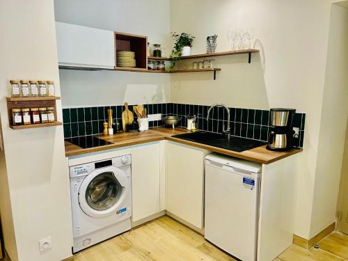 Lovely studio in Center of Avignon with terrace & WIFI