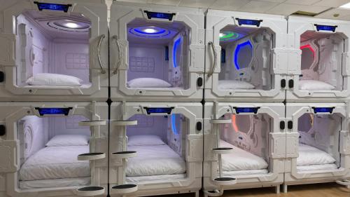 Beddy Hostels - FREE Breakfast, Towels & Luggage Storage
