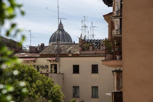 Vatican Boutique Apartment St. Peter Dome View