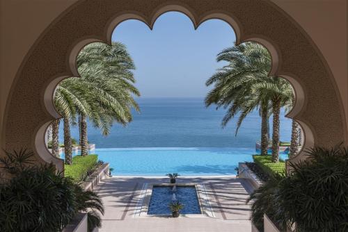 Al Husn Hotel Muscat — Pool view
