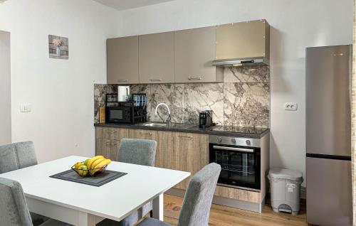 Awesome Apartment In Fazana With Wifi