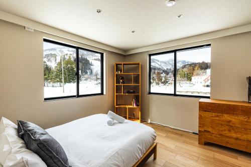 Serenity & Solitude Chalets, walk to the lifts Happoone Ski Resort