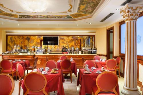 En restaurang eller annat matställe på Hotel Principessa Isabella
