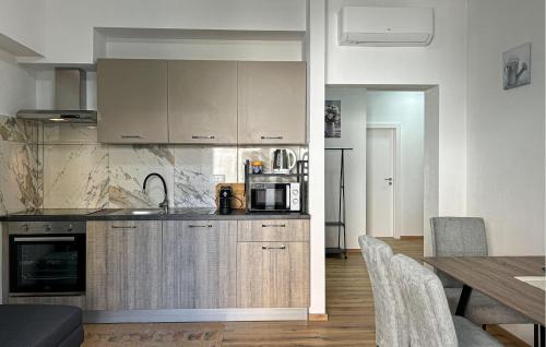 2 Bedroom Amazing Apartment In Fazana