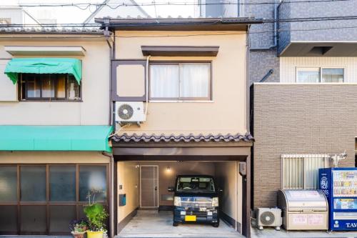 Osaka Wooden House 無料駐車場付き 駅徒歩5分の静かな環境 USJ難波まで電車10分 最大6名 貸切一軒家