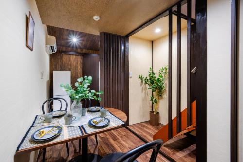 Osaka Wooden House 無料駐車場付き 駅徒歩5分の静かな環境 USJ難波まで電車10分 最大6名 貸切一軒家