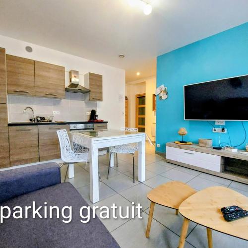 gîte en rdc A 200 m tgv et de la fac A 400 m des places 250 places de parking face au logement