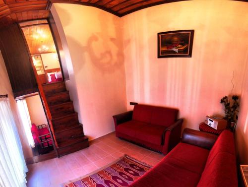Ein Sitzbereich in der Unterkunft Kervansaray Canakkale Hotel - Special Category