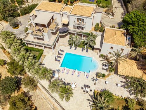 Aeonia Grand Villa, with Pool & Walk to the Beach, By ThinkVilla