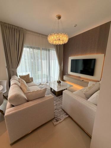 Beautiful Brand New Family Villa with Garden