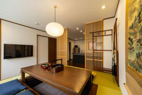 Luxury Japanese Villa丨Family-Friendly丨Fits Groups丨Near Osaka Castle丨450m to Kyobashi丨Rakui