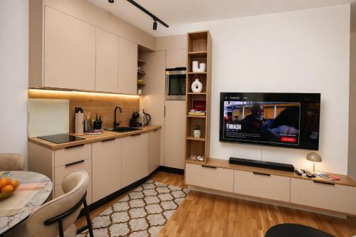 Foto Urban Getaway Sarajevo with Free Parking 4