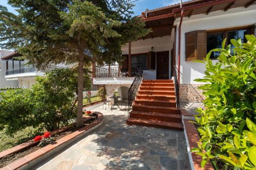 Rustic Cat - Sleeps 8 - Free Parking