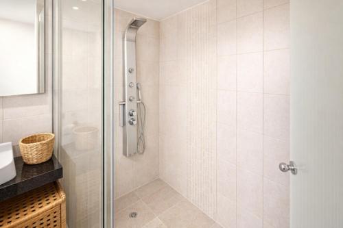 Spacious 3-Bedroom Apartment in Pagrati near Kallimarmaro