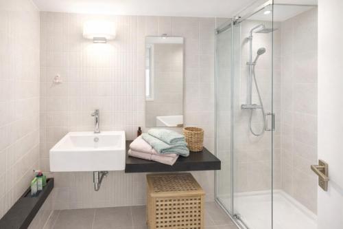 Spacious 3-Bedroom Apartment in Pagrati near Kallimarmaro