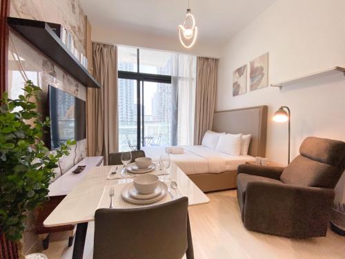 Modern Cozy Studio in Azizi Riviera-10