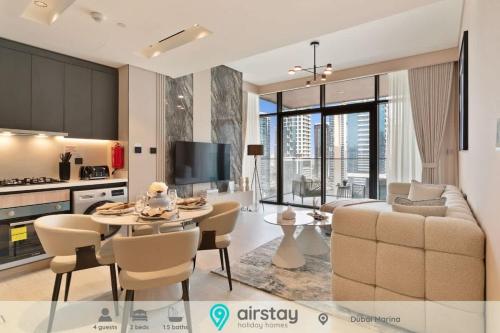 Airstay - Designer 1BR - Walk to DMCC Metro - Monthly Offer Available!