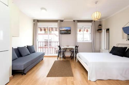 Holidays2Malaga Ventura apartment close old town