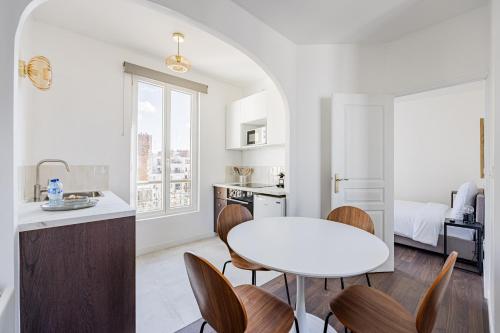 53 Montsouris Park 2 Bedrooms Quiet Alésia Renovated