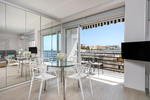 Marbella Sunshine - First Line Beach & Terrace by Rent Me