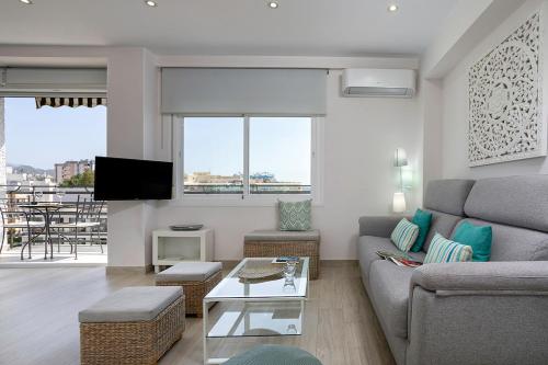 Marbella Sunshine - First Line Beach & Terrace by Rent Me