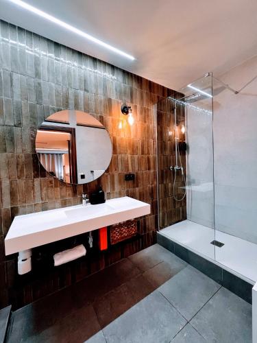 The 153 Hotel photo 78