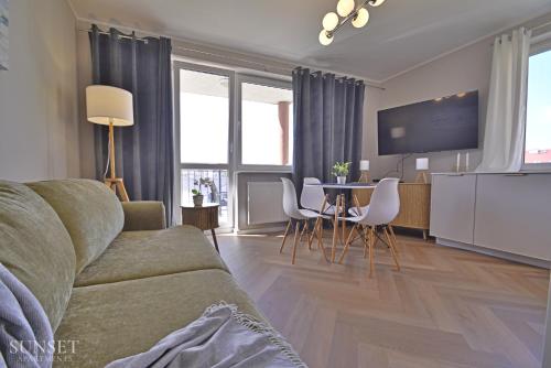 Sunset Apartments - Słoneczne dwa pokoje, kolej UBB, kawiarnie, restauracje, trasy rowerowe