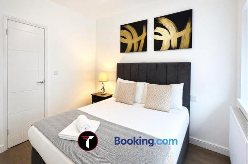 Gallery image of 2 Bed 2 Bath near Farnborough and M3 in Aldershot